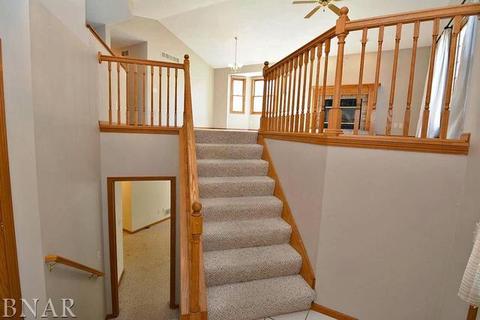 1315 Limerick Ln, Normal, IL 61761 photo 2