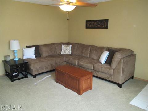 123 Crossing, Normal, IL 61761 photo 2