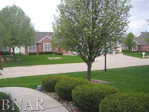 326 Fieldcrest, Normal, IL 61761 photo 2