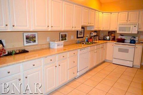 326 Fieldcrest, Normal, IL 61761 photo 4