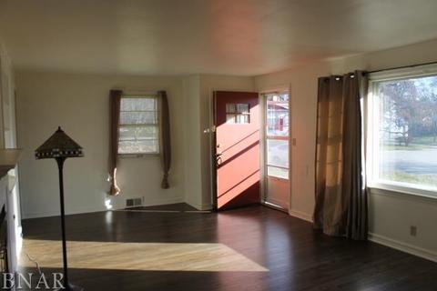 6 Maple Pl, Normal, IL 61761 photo 3