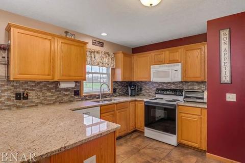 1803 Setter St, Normal, IL 61761 photo 2