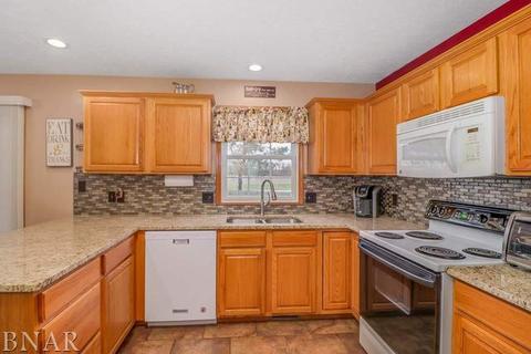1803 Setter St, Normal, IL 61761 photo 8