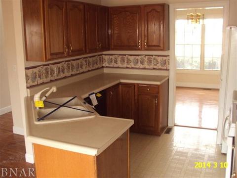 1412 Henry, Normal, IL 61761 photo 4