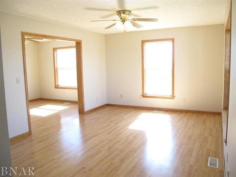 115 Mallard Ct, Downs, IL 61736 photo 2