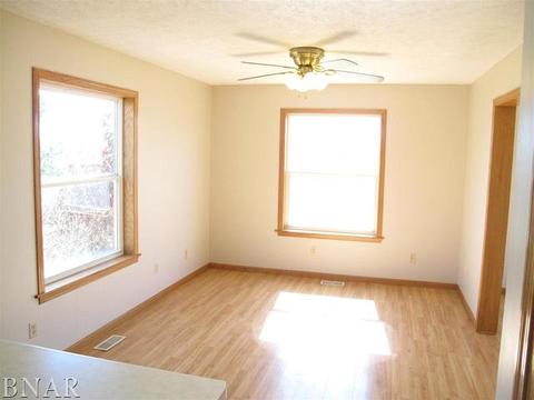 115 Mallard Ct, Downs, IL 61736 photo 6