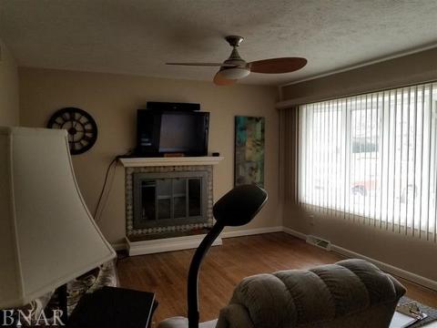 110 Eugene, Towanda, IL 61776 photo 2