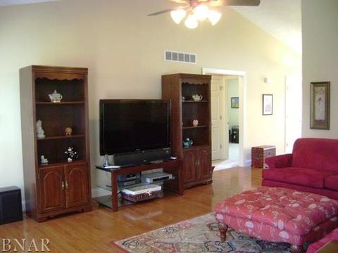 2304 N Bridge Dr, Normal, IL 61761 photo 9