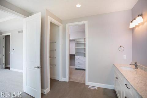 752 Canyon Crk, Normal, IL 61761 photo 13