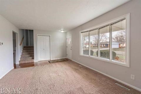105 S Blair Dr, Normal, IL 61761 photo 3