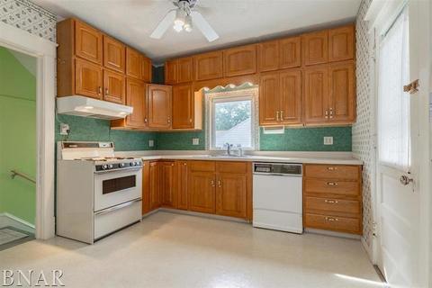 1403 Blackstone, Bloomington, IL 61701 photo 9