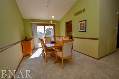 405 Stanhope Ln, Normal, IL 61761 photo 4