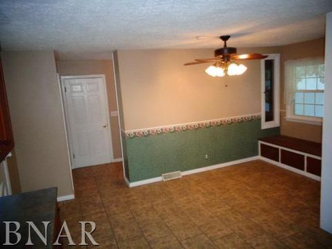 300 E School, Le Roy, IL 61752 photo 10