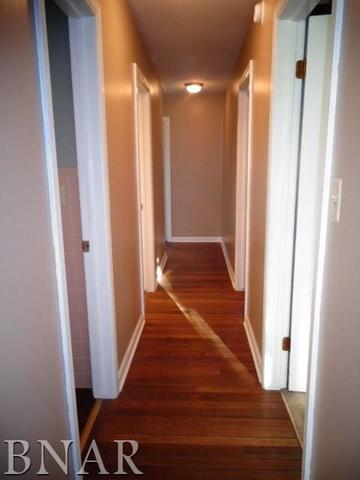 300 E School, Le Roy, IL 61752 photo 13