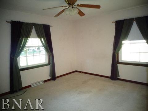 300 E School, Le Roy, IL 61752 photo 14