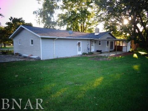 300 E School, Le Roy, IL 61752 photo 22