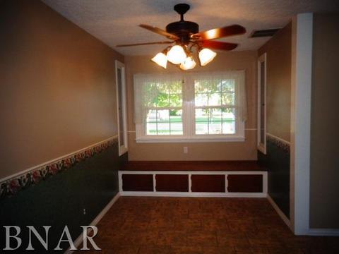 300 E School, Le Roy, IL 61752 photo 11