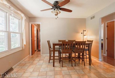 202 Arlington, Normal, IL 61761 photo 17