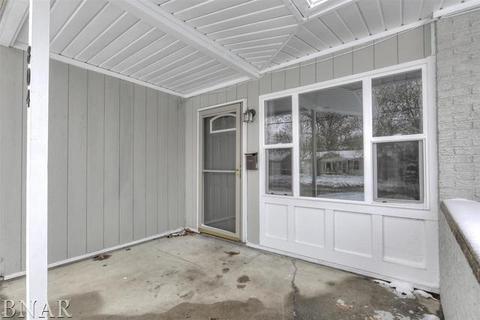 804 Vale, Bloomington, IL 61701 photo 2