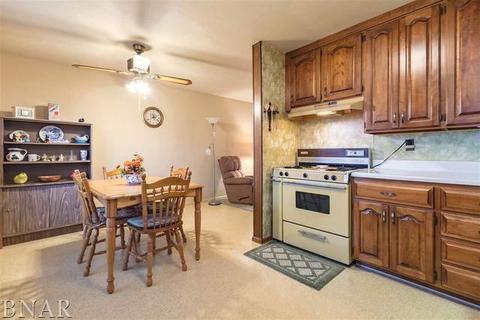 1605 Aurora Way, Normal, IL 61761 photo 4