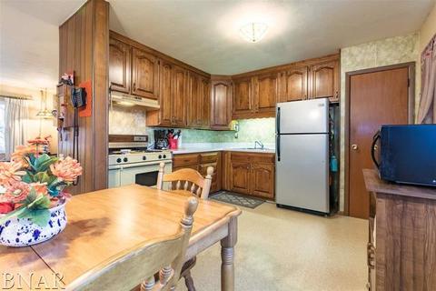 1605 Aurora Way, Normal, IL 61761 photo 3