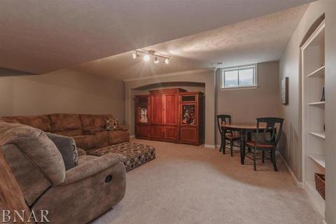 2404 Interlocken, Bloomington, IL 61704 photo 31