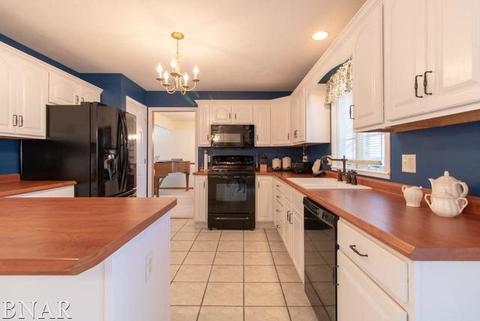 1626 Cheyenne, Normal, IL 61761 photo 9
