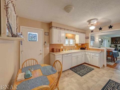 1401 N Walnut, Normal, IL 61761 photo 6