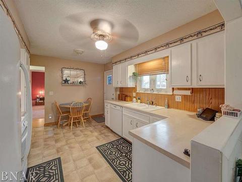 1401 N Walnut, Normal, IL 61761 photo 5