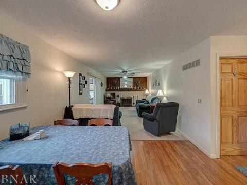 1401 N Walnut, Normal, IL 61761 photo 9