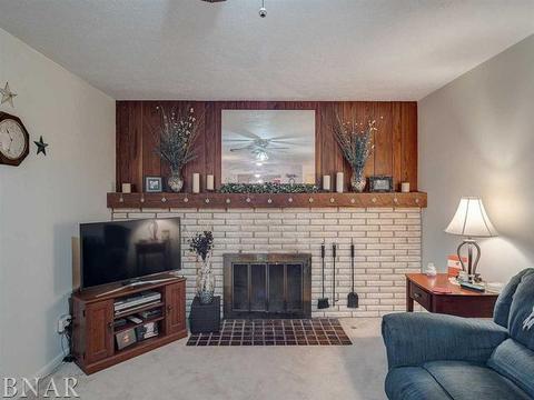 1401 N Walnut, Normal, IL 61761 photo 4