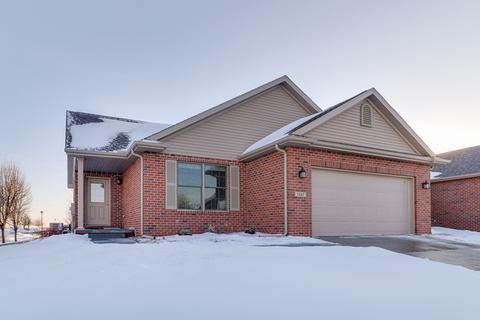 1347 Pine Forest Dr, Normal, IL 61761 photo 3