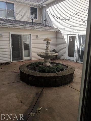709 W College, Normal, IL 61761 photo 4