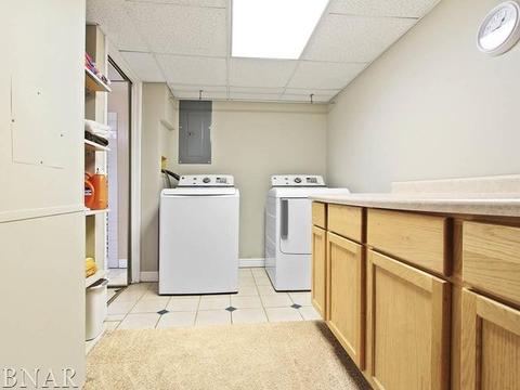 109 Dennis, Eureka, IL 61530 photo 24