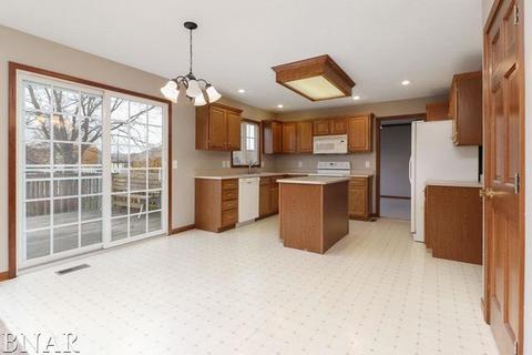 406 Covey Ct, Normal, IL 61761 photo 5