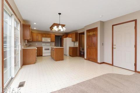 406 Covey Ct, Normal, IL 61761 photo 9