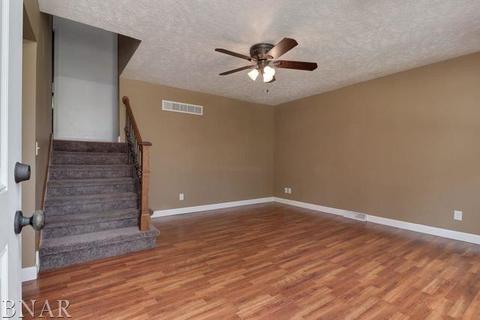 1211 S Oak, Bloomington, IL 61701 photo 3