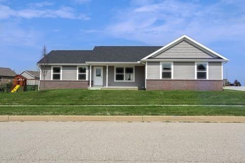 2282 Heather Rdg, Normal, IL 61761 photo 1