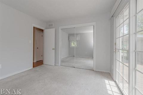 8 Striegel Ct, Normal, IL 61761 photo 10