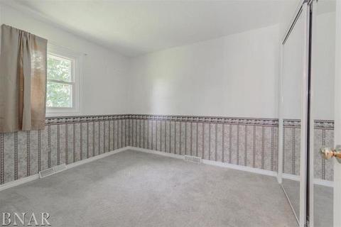 8 Striegel Ct, Normal, IL 61761 photo 11