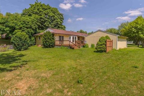 8 Striegel Ct, Normal, IL 61761 photo 2
