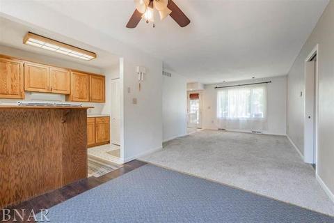 8 Striegel Ct, Normal, IL 61761 photo 15