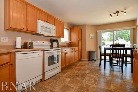 1021 E Washington St, Bloomington, IL 61701 photo 7