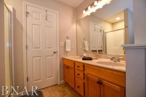 1021 E Washington St, Bloomington, IL 61701 photo 14
