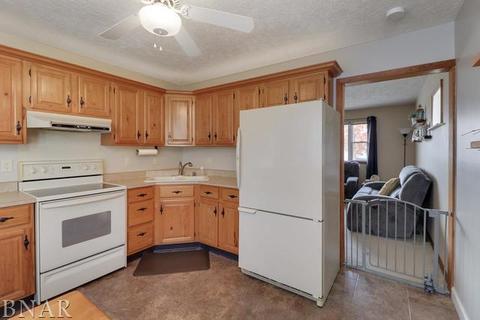 306 Daisy Ln, Normal, IL 61761 photo 8