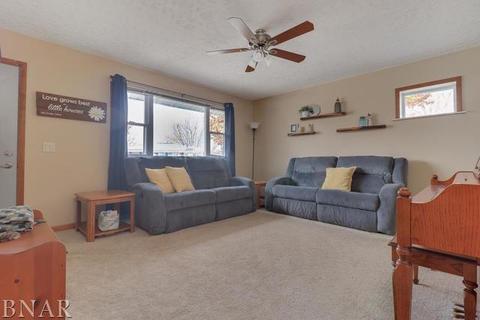 306 Daisy Ln, Normal, IL 61761 photo 4