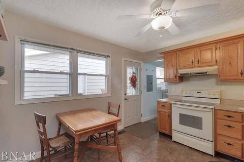 306 Daisy Ln, Normal, IL 61761 photo 5