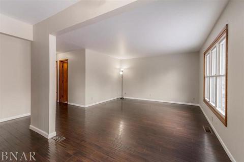 207 W Raab Rd, Normal, IL 61761 photo 3