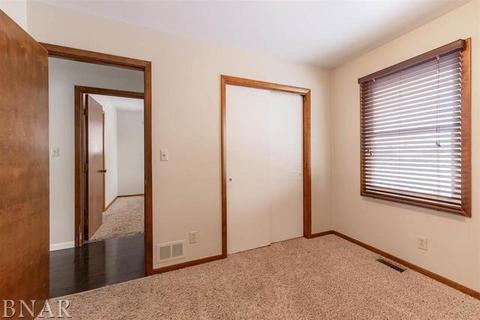 207 W Raab Rd, Normal, IL 61761 photo 13