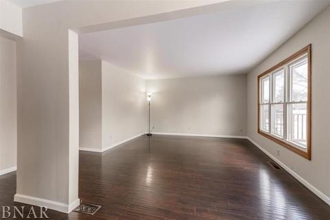 207 W Raab Rd, Normal, IL 61761 photo 2